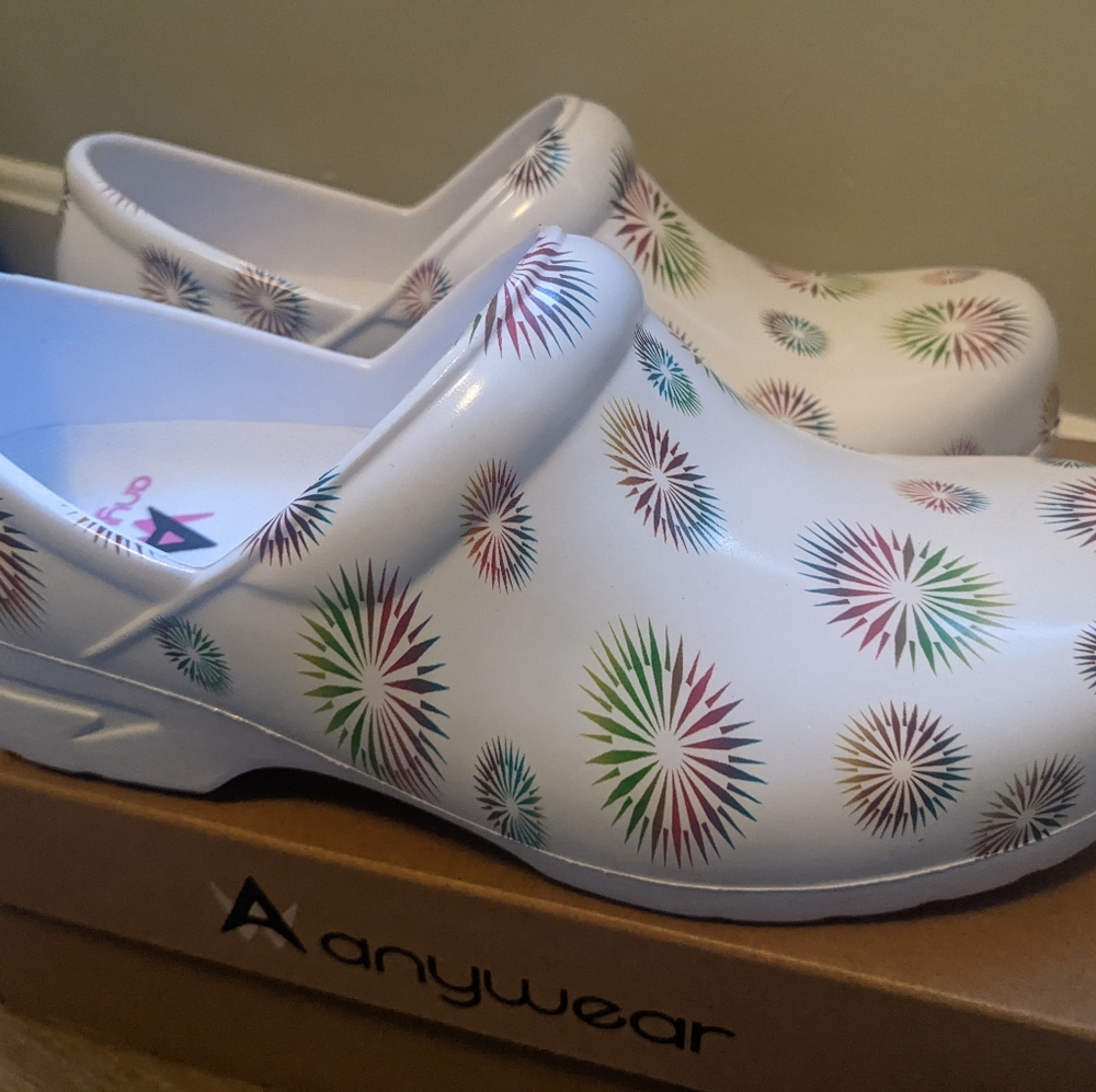 AnyWear Non-slip Shoes NWOT